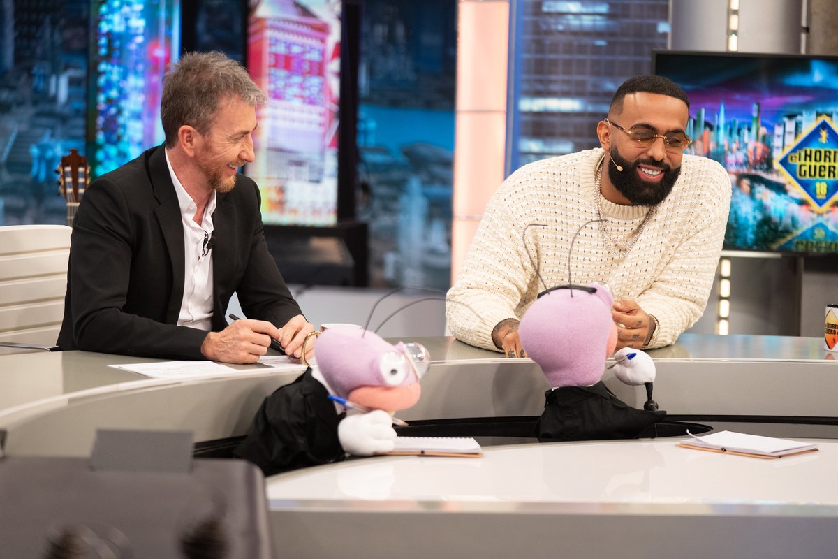 atresmediacom's tweet photo. #Audiencias I

🏆 @antena3com continúa invencible en Prime Time

📺 @El_Hormiguero es el programa más visto de la noche con 1,8 M, un 12,9% y +4,1 M de espectadores únicos

👉 #Hermanos27Feb gana a su directo competidor con +1,1 M, un 11,6% y +2,1 M de espectadores únicos https://t.co/USeCCNIRA6