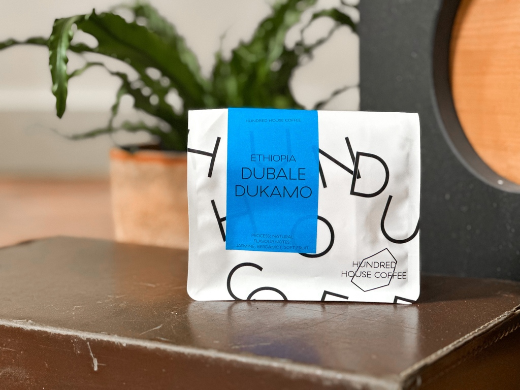 - D U B A L E - D U K A M O - This lot comes from the 26 smallholders that make up the Dubale Dukamo producer group. Farms are located in the Dambi area of Sidama regional state near to the town of Bensa. In the cup we picked out notes of jasmine, bergamot and soft fruits.