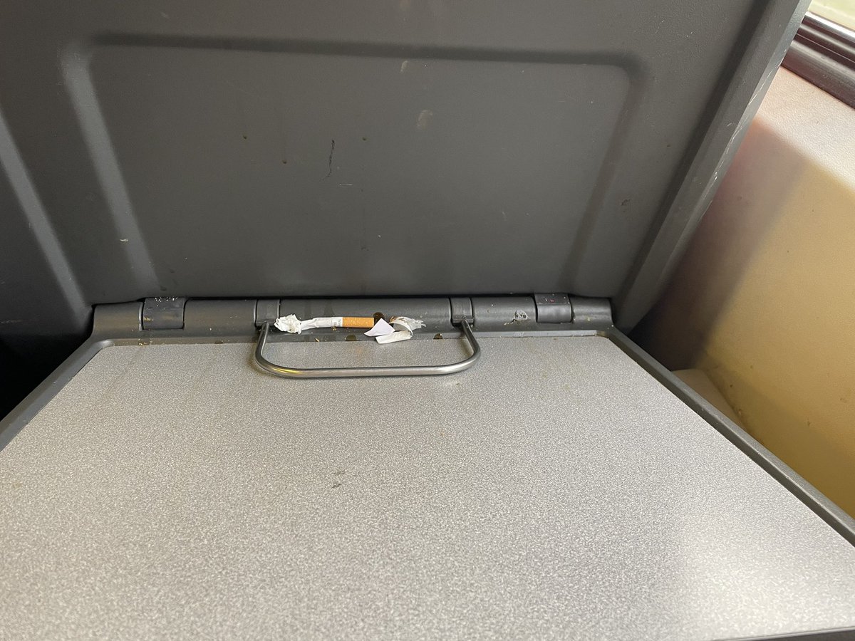 fokkozelf's tweet photo. @NS_online schoonmaakbeurtje voor treinstel 29 447? Vloer plakt en overal ligt viezigheid… https://t.co/QKs1RofvGx