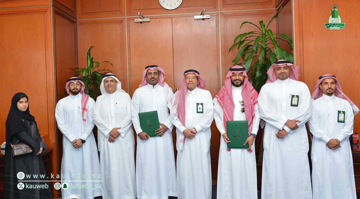 رعى سعادة نائب رئيس ⁧#جامعة_الملك_عبدالعزيز للدراسات العليا والبحث العلمي أ. د. أمين نعمان توقيع إتفاقية تعاون بين مركز الملك فهد للبحوث الطبية وشركة هيفن، مثل الطرفين سعادة أ. د. أنور هاشم، مدير المركز و سعادة أ. بلال الخزي، مدير عام الشركة
<a href="/kauweb/">-</a>
<a href="/kau_media/">فعاليات كلية الاتصال والاعلام</a> 
@kfmrc_official