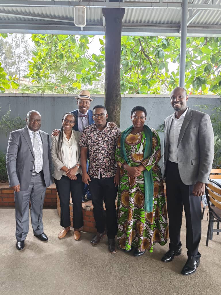 ATPC2's tweet photo. 27.02.2024: #AfCFTA anchored #PharmaInitiative continues #StakeholdersEngagements in Rwanda, meeting PS of Ministry of #Trade &amp; Industry to brief him on progress made &amp; discuss Rwanda's synergies in #localproduction of vaccines, #pooledprocurement #CPPM, strengthening #NRA &amp; QA. https://t.co/3Os8foOwlp