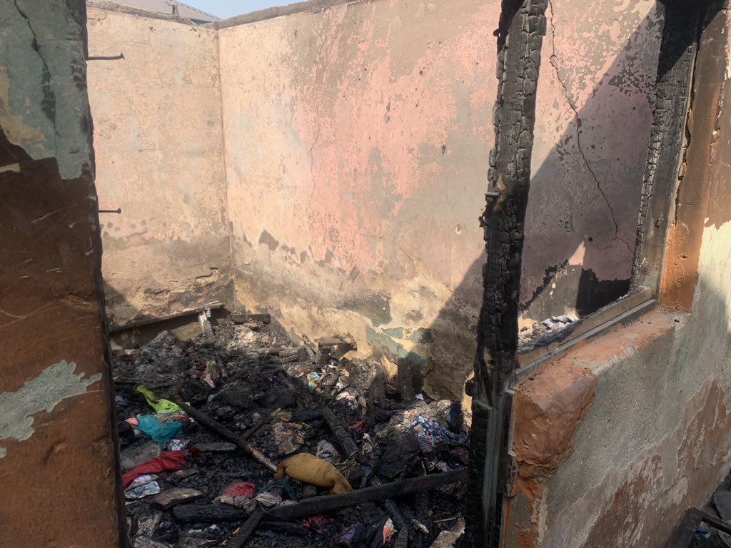 fakson_oke's tweet photo. Please help me Retweet 🙏.

I’ve been skeptical of doing this, but they say a close mouth is a close destiny. I’ve lost all, my apartment was burnt to ashes in Abule Oja. I watch my house and all that I’ve worked for over the years burn in few minutes. https://t.co/q0ASi6LUMu