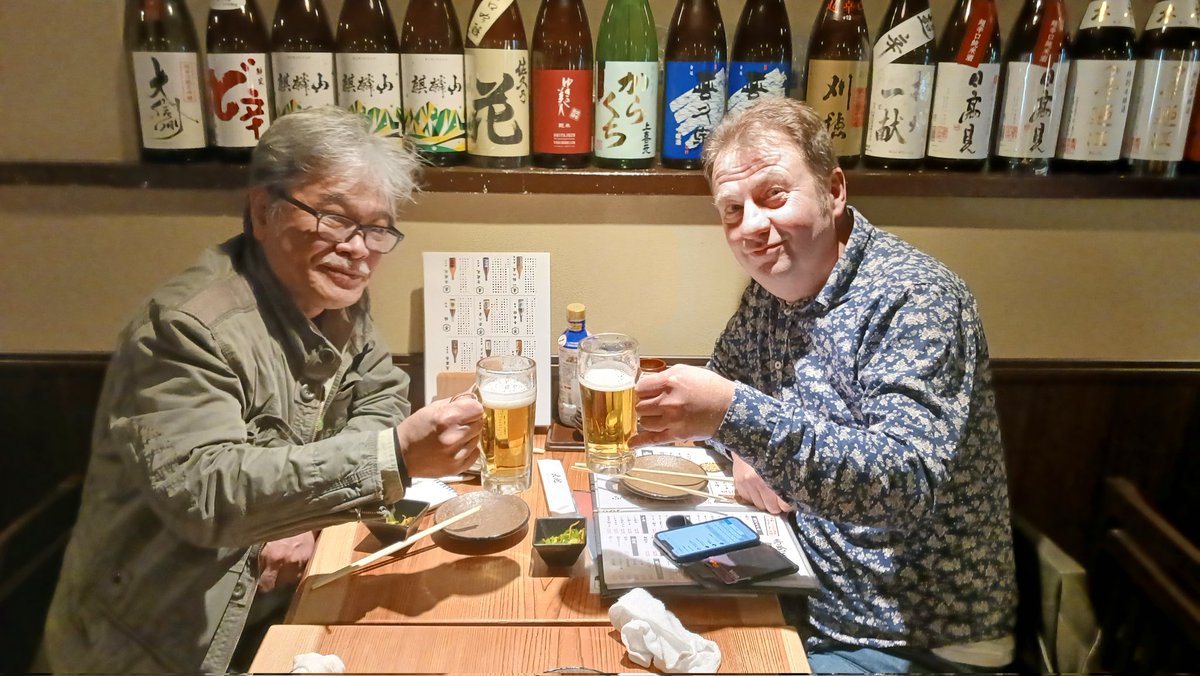 SATO_Hisayasu's tweet photo. 映画『#乱歩地獄』英国リリースの特典映像で #JasperSharp から取材受けました。久々の再会に歓喜!取材後に🍺✨🍺 https://t.co/jDVIKt3gjx