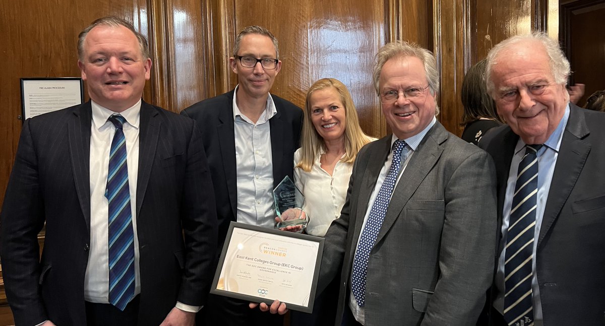 It was wonderful to be named joint winners in this year's @AoC_info #BeaconAward in The AoC Award for Excellence in Governance category, and really wonderful to celebrate the work of Governors alongside two of our MPs, @SirRogerGale and @DamianCollins!