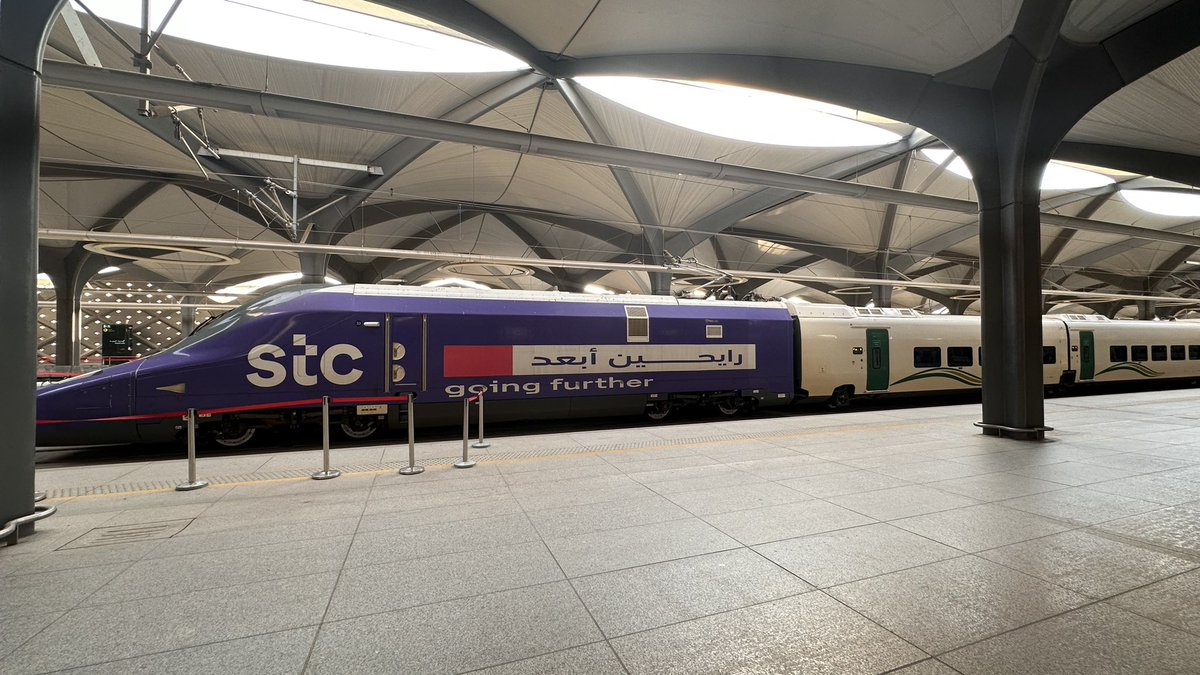 besides_obvious's tweet image. High speed train in #Saudi, from #Mecca to #Medina 🚅👉 besidestheobvious.net/2024/02/28/all…