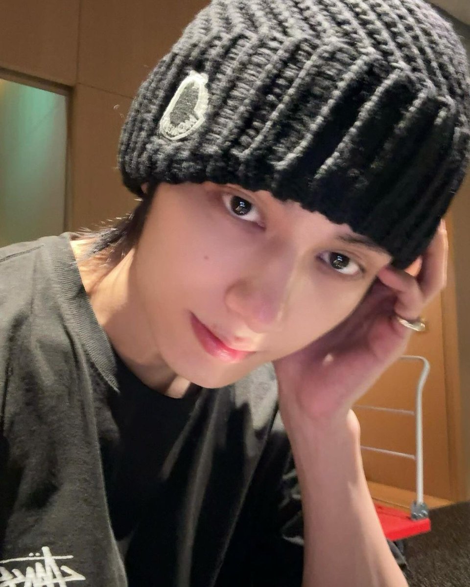 moonzzakcat's tweet photo. 옷차림만 보면 도대체 뭔 운동한 건지 예상조차 안감...
웨이트?도아닐거같음
유산소?도아닐거같음
그냥 헬스장 오운완 사진찍으러 간거같음 https://t.co/h69MQHnMSA