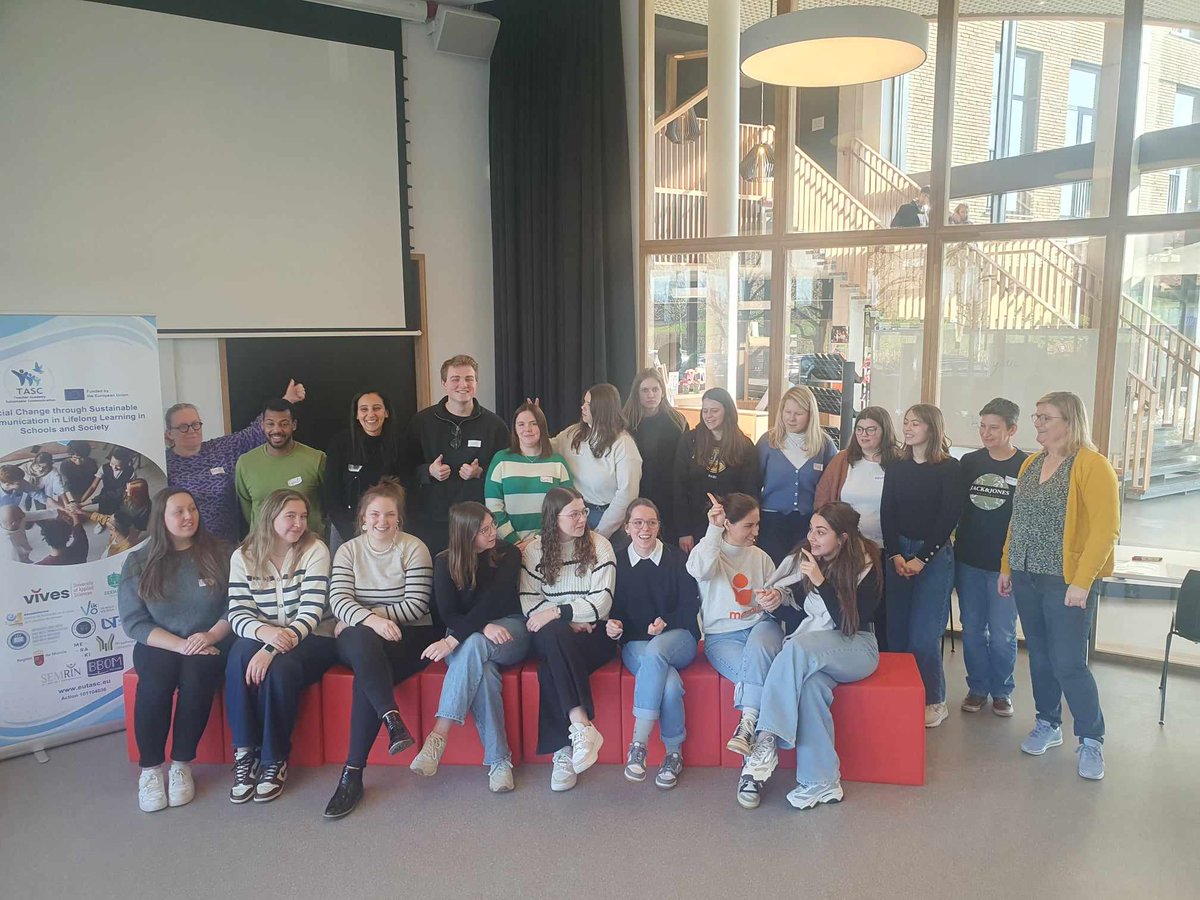 tascprojecteu's tweet photo. 27 February, we had the last TASC kick-off community of practice  with the VIVES students of campus Kortrijk, Belgium. The students connected, got information on the project TASC and did some tasc tasters with a focus on identity, values and active empathetic listening. https://t.co/jvl2DRnOKm