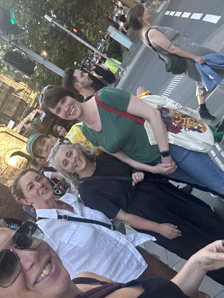 Dr Bec Szabo tweet media