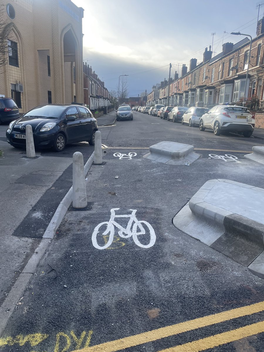 Well, it didn’t take long, did it?

New infrastructure at Glover Road.

@ParkinginSheff 

#parkinglikeatwat