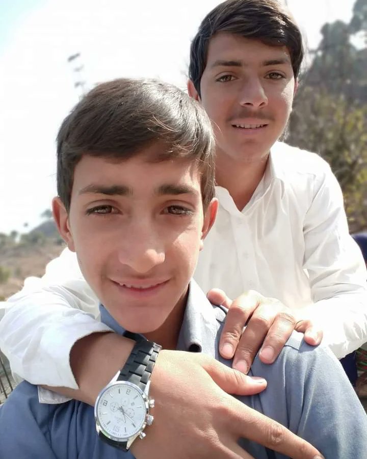 ChauhdariZahid9's tweet photo. 14 January 2020
Dad & Sons 👨👦👦❤️
#2020Memories #DadSons #ZK9 https://t.co/m8xkWXAGAF