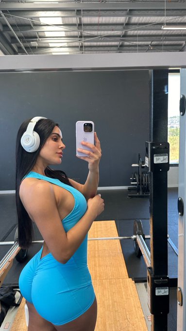 lifting heavy so i can squat on your face https://t.co/Zwu6RCTK4K