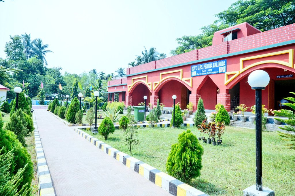 manas_muduli's tweet photo. This is a govt upper primary school at Kendrapara that is transformed by the #MoSchool initiative.

If you contribute X amount for your alma mater then it’s matched by 2x by the State. E.g. if you give 1 lakh, govt  matches it with 2 lakh and total 3 lakh is given to the school. https://t.co/9FvQtk3YvK