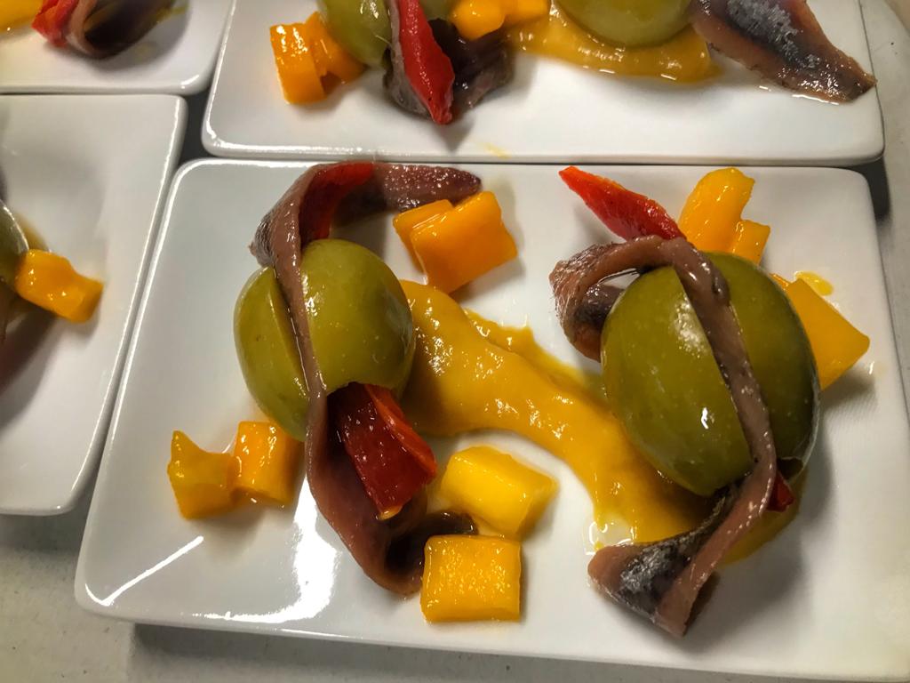 MasLlagostera's tweet image. Encara no has tastat les nostres braves o les nostres croquetes de #calçot?
El cap de setmana no et perdis els millors #aperitius #entrevinyes, acompanyats de #vins i #caves del #Penedès o cerveses artesanes.
I, si vols, pots gaudeix dels nostres arrossos d'autor.
#masllagostera