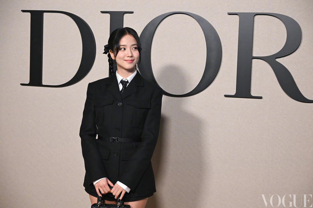 DCJisoogallery's tweet photo. [📸] Vogue China Weibo

🔗https://t.co/IGKzajZDAJ

JISOO THE HUMAN DIOR
#JISOOxDiorAW24
#ParisFashionWeek https://t.co/V6vcVBwkxW