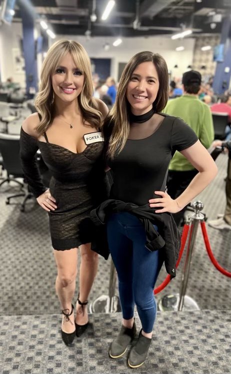 Tonight’s @texascardhouse livestream was a blast! Glad this one was to my right though…😋 @PokerMommaa We both had W’s tonight 🔥