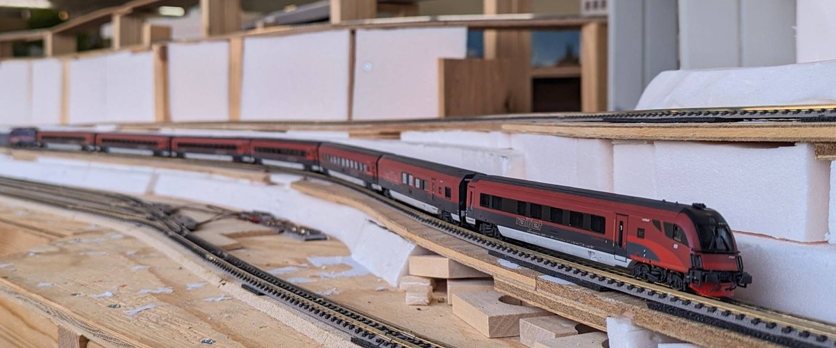 違う角度からもご覧くださいませ。 #Hobbytrain #Nゲージ Railjet