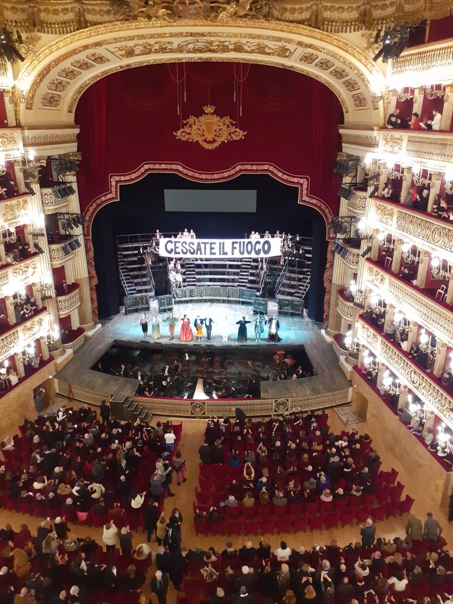 Ieri al Teatro San Carlo di Napoli, l’appello degli artisti all’ultima del “Don Giovanni” di Martone