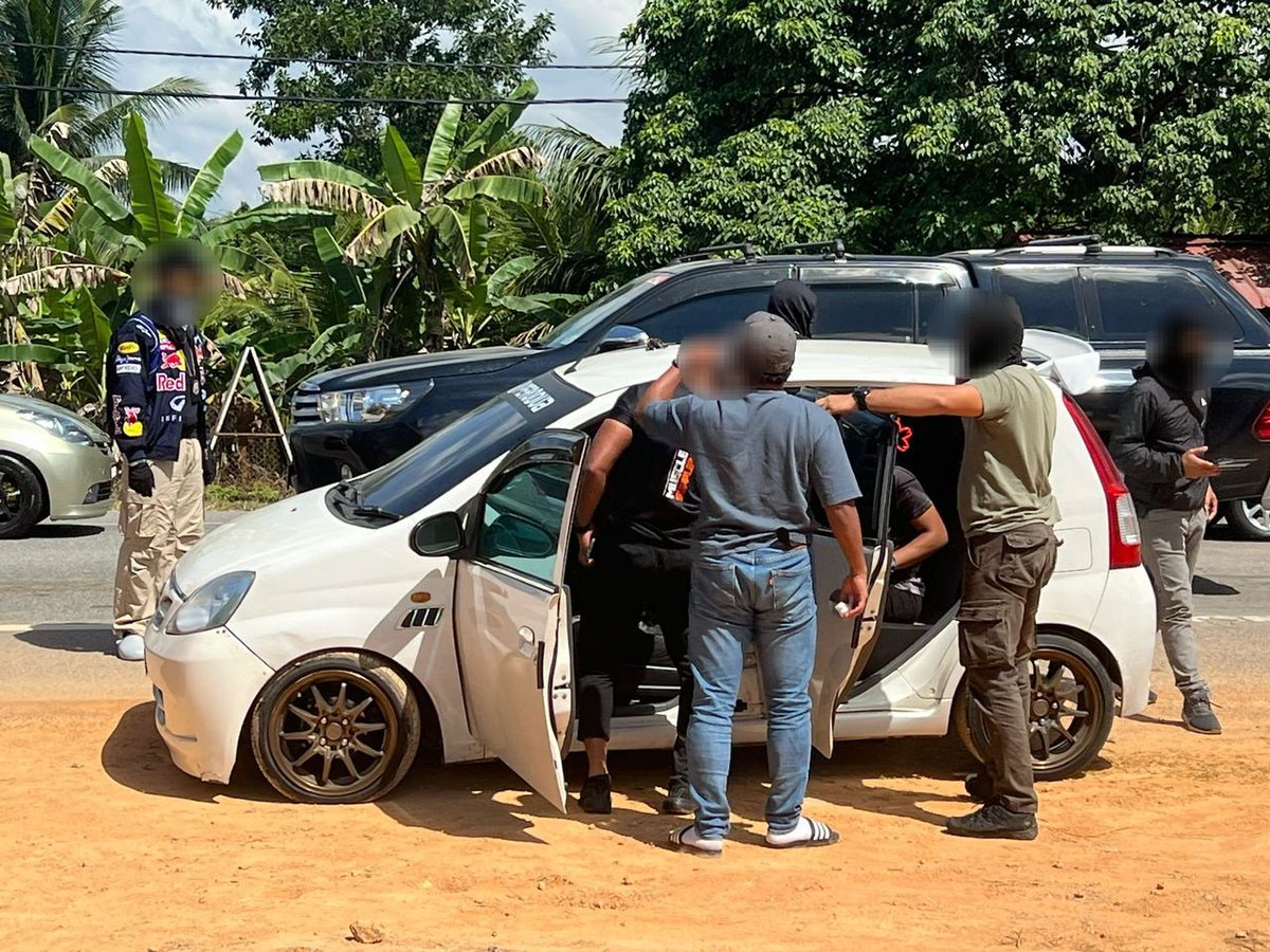 KENYATAAN MEDIA 
JABATAN IMIGRESEN MALAYSIA 

SINDIKET 'ALI ROHINGYA' TUMPAS

#imigresen #jim #kdnmadani #MalaysiaMadani #KDN_TogetherWeAreOne #KeselamatanTanggungjawabBersama

facebook.com/share/p/5VGsiu…