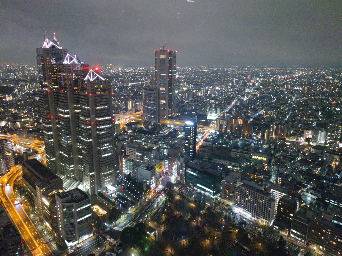 2024.02.23
東京都庁展望室に行ってきました♪
観光客が沢山いてビックリしました😅
#東京
#都庁展望室
#展望台
#夜景