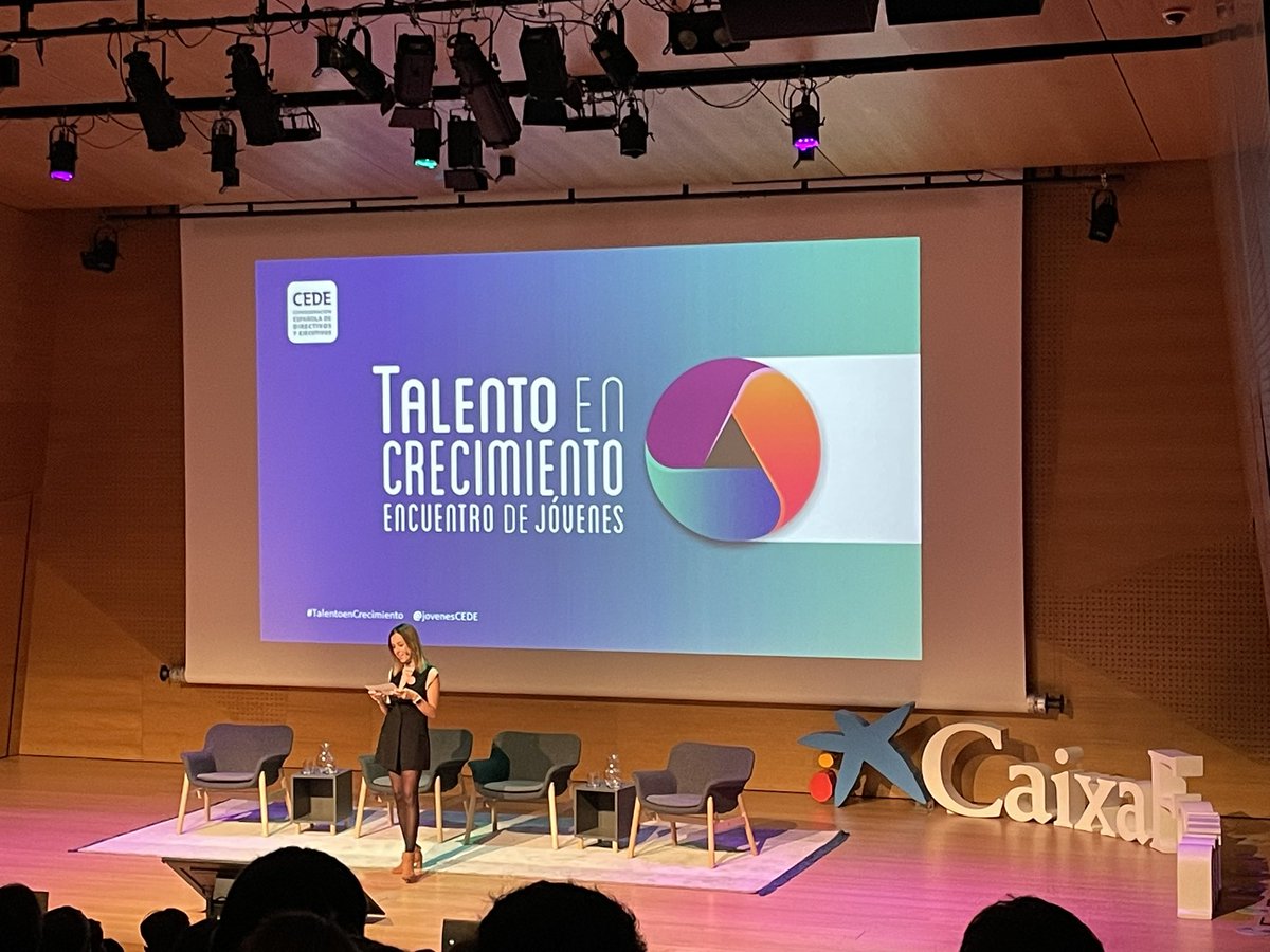 Comienza la jornada de @directivosCEDE en #Zaragoza “Talento en crecimiento” #jovenes #directivos #talento