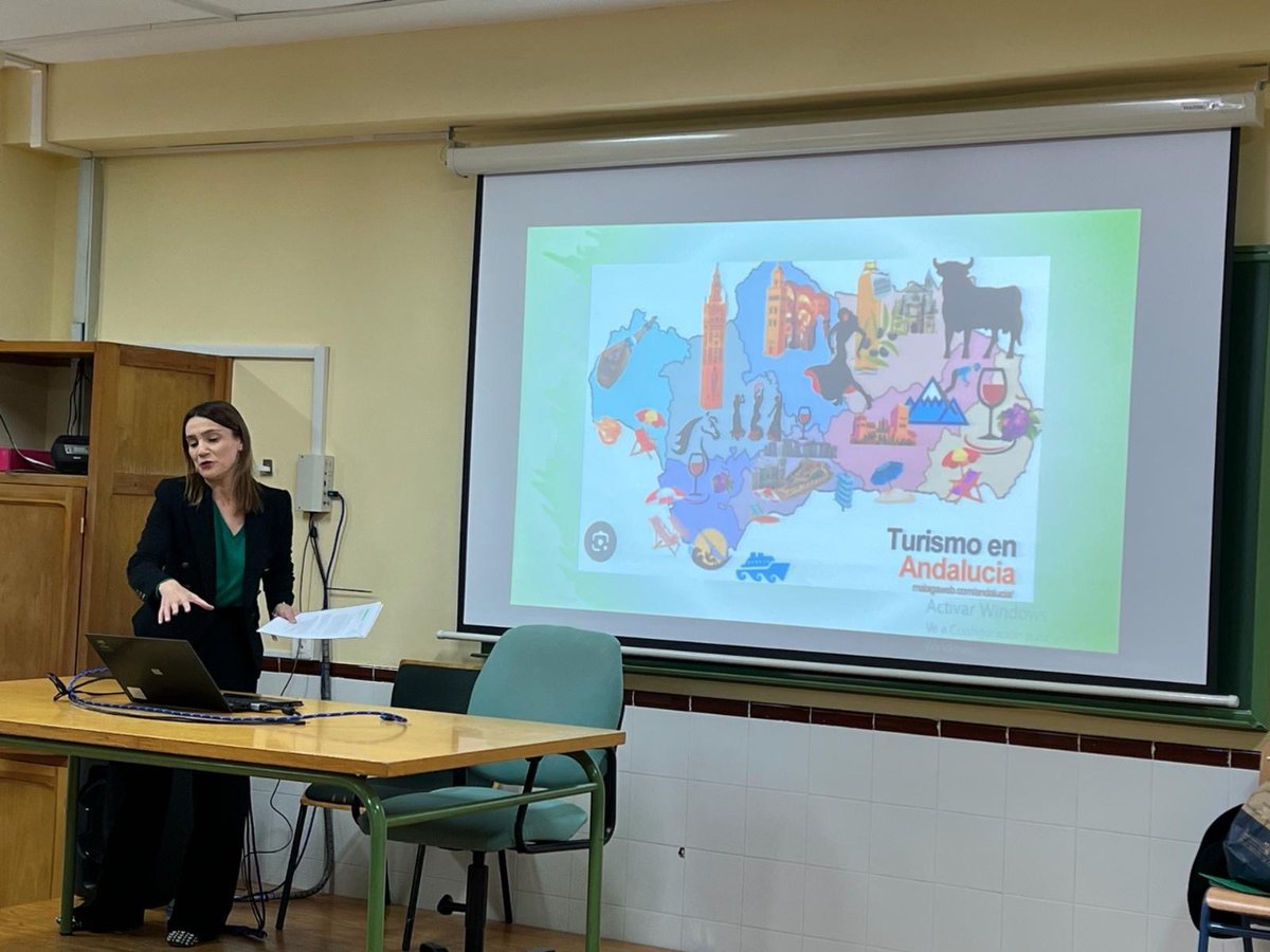 trevenqueies's tweet photo. Ayer, con motivo de la celebración del Día de Andalucía, Doña Olga Manzano, Diputada del Parlamento Andaluz, nos habló del proceso con el que se consiguió la autonomía y de la importancia de la unión del pueblo andaluz, que fue capaz de conseguir lo que parecía imposible. https://t.co/ioKoWWtO14