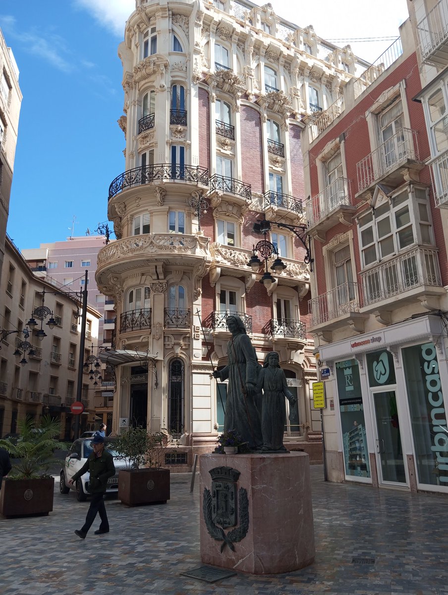 clockspert's tweet image. 