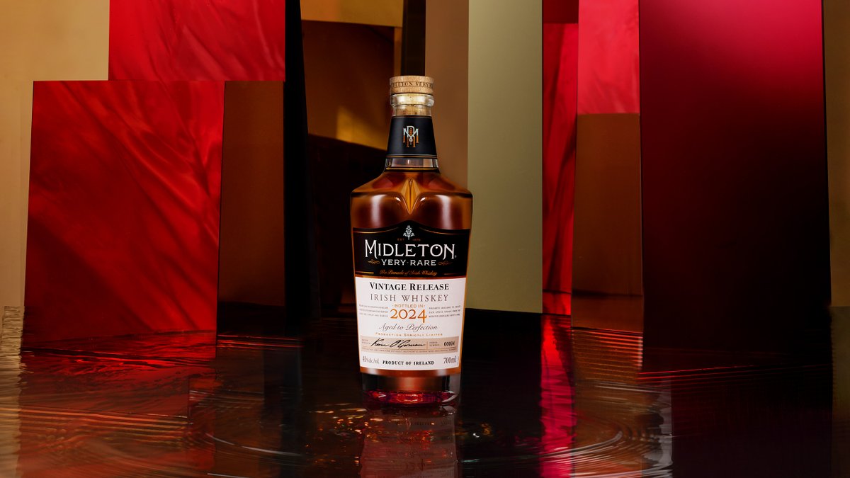 Midleton Very Rare 2024 has landed! 👀 The 2024 chapter of this renowned collection is here at last! This truly special release is adorned with the signature of Master Distiller: Kevin O’Gorman. Available now | €240 bit.ly/3wpYnED