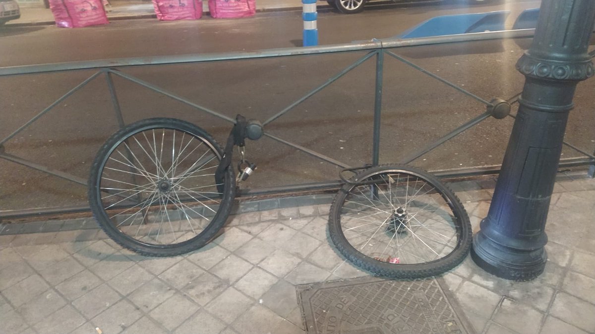 Consejos para atar la bici: engancha el cuadro antes que las ruedas XD