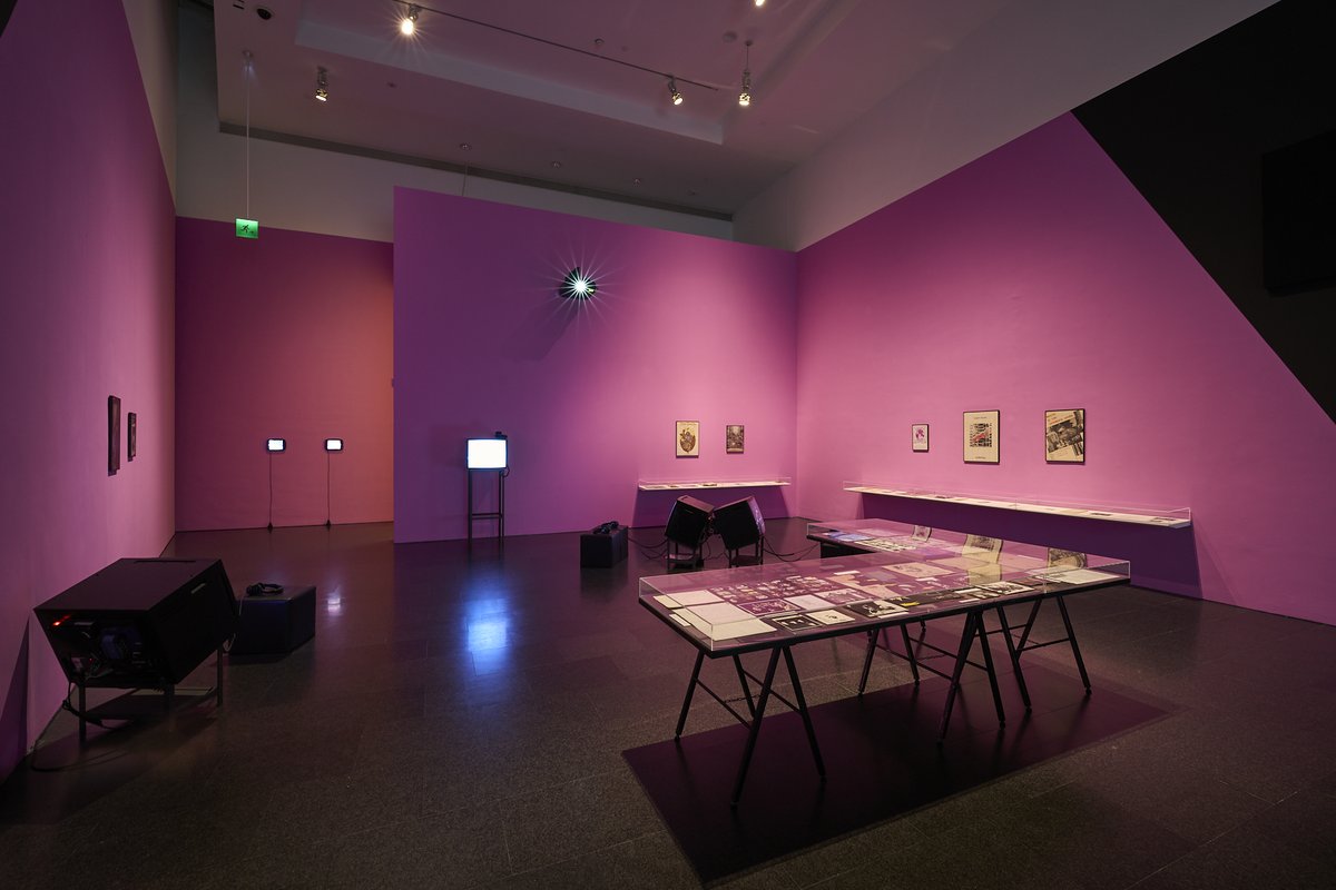 MACBA_Barcelona's tweet photo. @filmotecacat 💥 Us esperem aquesta tarda a la inauguració de “Visual origen. Film l vídeo l informació” 💥
Entrada lliure
18.30 h - Conversa inaugural entre Juan Bufill, comissari de la mostra, i Sabel Gavaldon, cap de Programes Públics del MACBA
19.30 h - Inauguració
#VisualOrigenMACBA https://t.co/LEIaz7qYYK