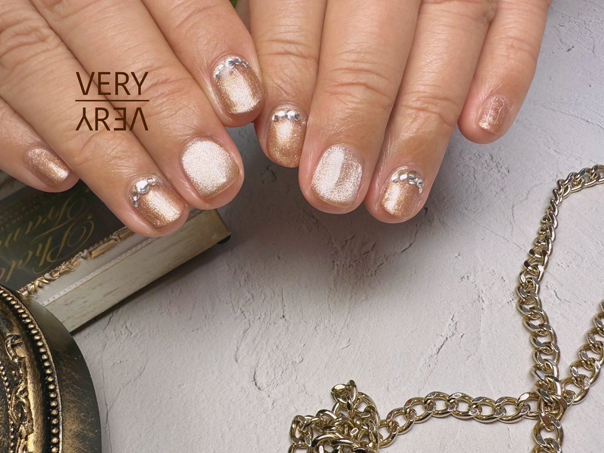 nail_very2's tweet photo. #ブラウンゴールドネイル
#華やかネイル

#札幌 #ネイル #札幌ネイルサロン #ネイルサロンベリー���リー #ネイルサロンveryvery #大通りネイルサロン #定額ネイルサロン #大人可愛いネイル #大人女子ネイル #上品ネイル #スターギャラクシー #きらきらネイル #オフィスネイル #同系色ネイル https://t.co/2iFwz5o1hf
