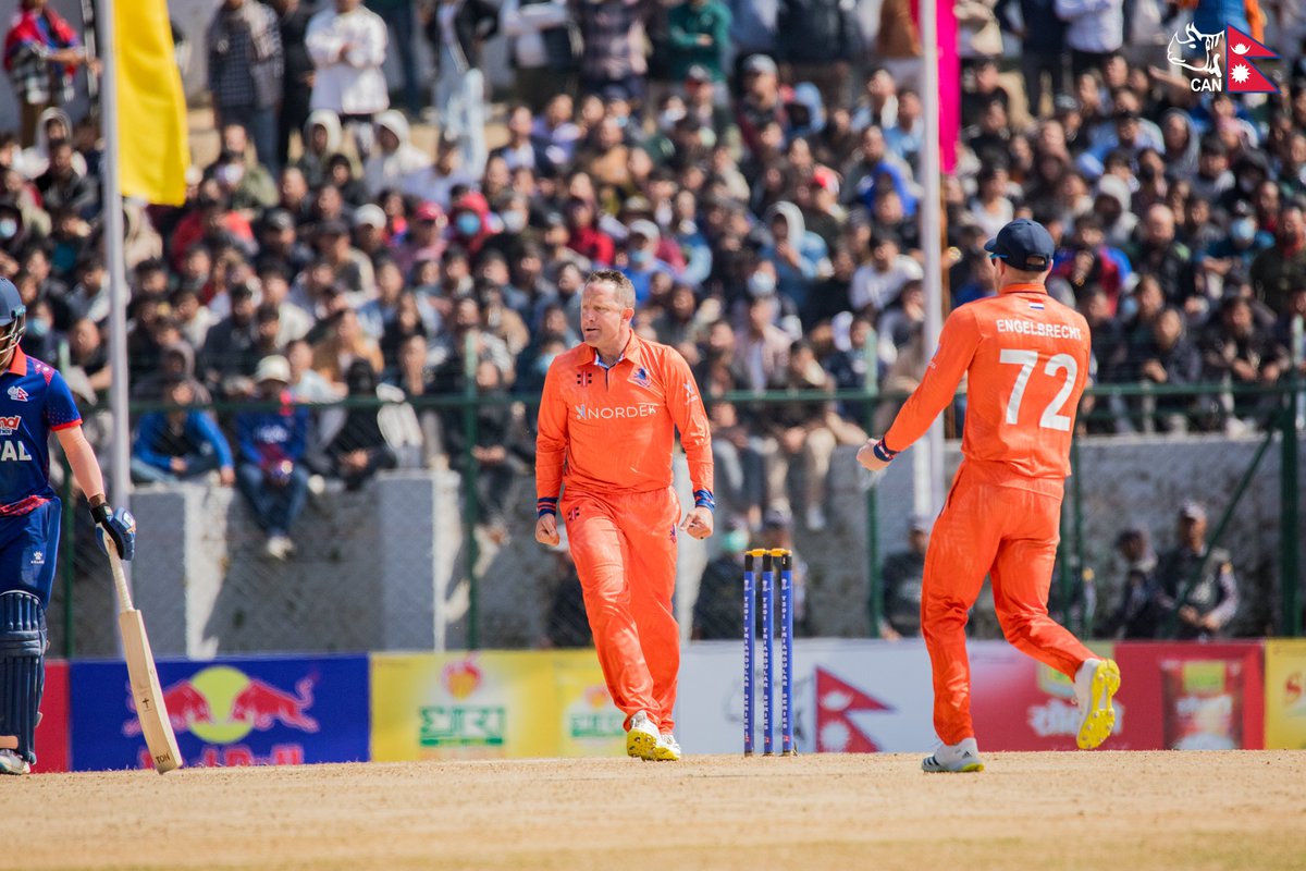 WHAT A WIN! Roelof clutches up in the last over to lead the Dutch to a 2 run victory!

#NEPvNED