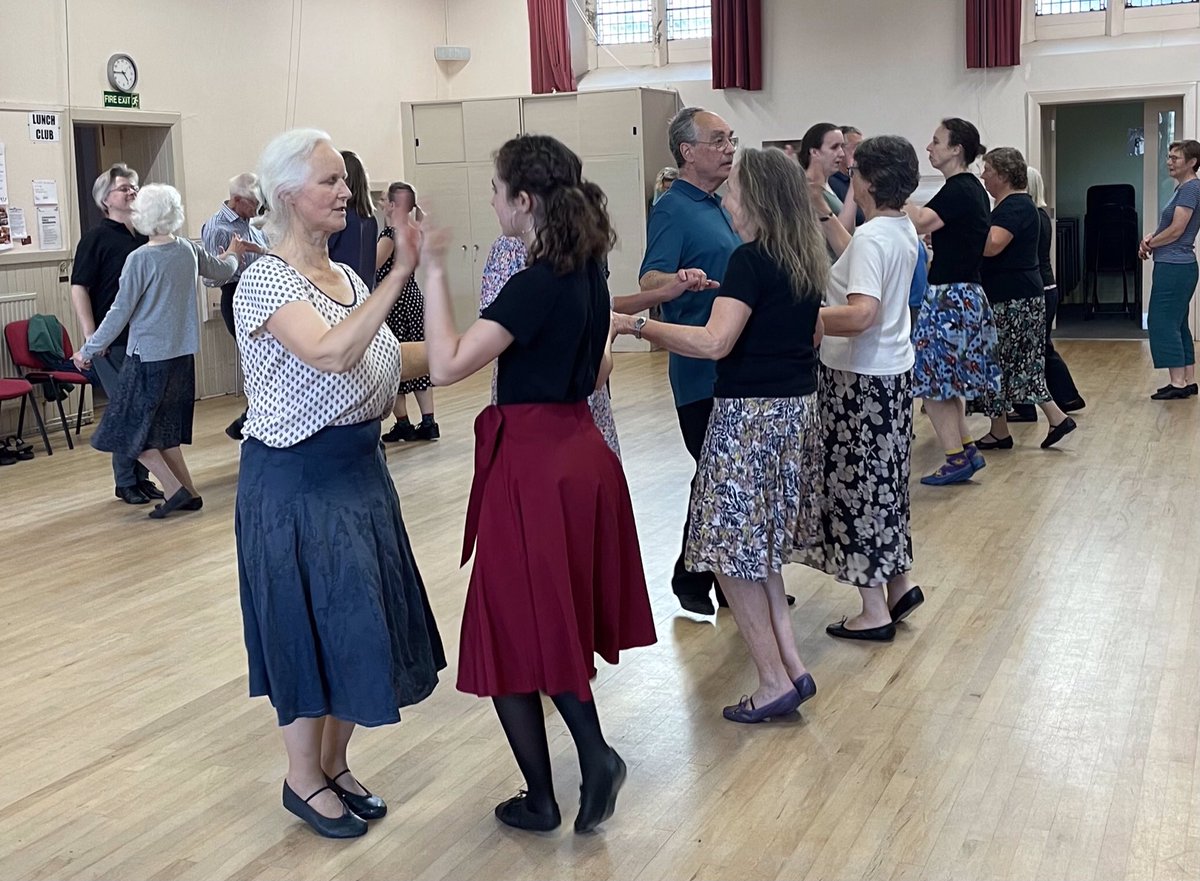 Get ready for more fun & friendship at our Sunday Social with @dunedindancers this weekend. We have fantastic music from @MatthewMaclenna, fun dances and fabulous homebaking. Are you coming along to dance with us? #DanceScottish #fun #RSCDSEdinburgh100