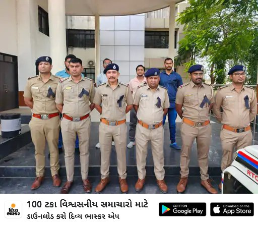SavanVarma9125's tweet photo. @GMVDTOA કાળી પટ્ટી ધારણ કરી ફરજ બજાવી:* મહીસાગરની લુણાવાડા ARTOકચેરીના અધિકારીઓ-કર્મચારીઓએ વિવિધ પડતર માગણીઓને લઈ વિરોધ નોંધાવ્યો 
https://t.co/QRcUqHxNqp
#justiceforRTO https://t.co/gXP4A8BQgo