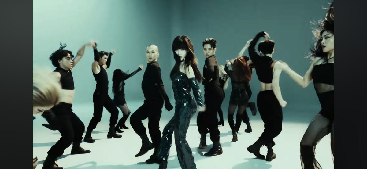 ultskimchungha's tweet image. KIM CHUNGHA IM LOSING MY FUCKING MIND