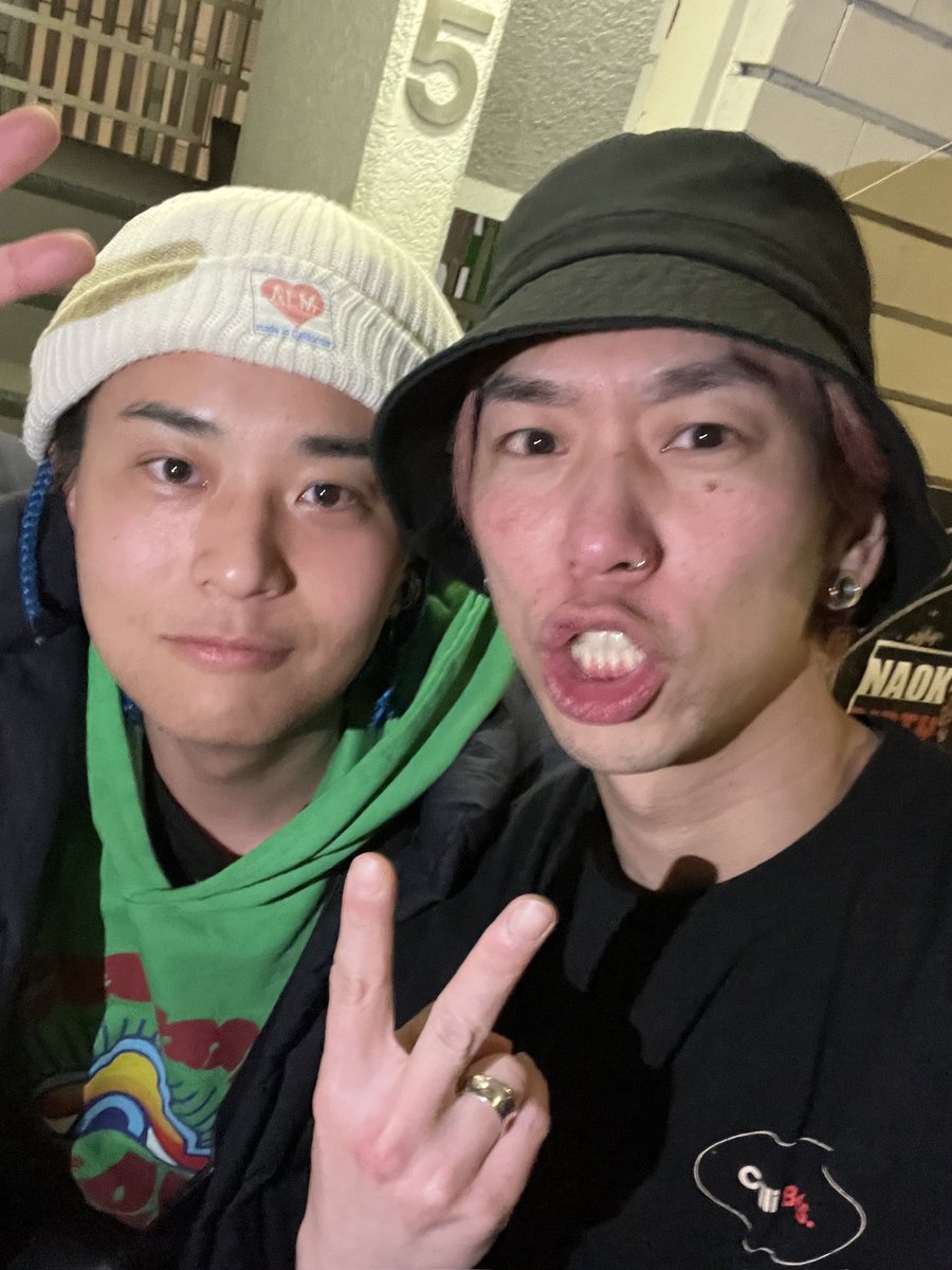 先日は久しぶりにSuper Beaverのライブへ遊びに行きました！
やはり、とてもかっこよかった！
ケンタ君はいつも熱くて優しい🌼
渋にーもいつもありがとう🌼