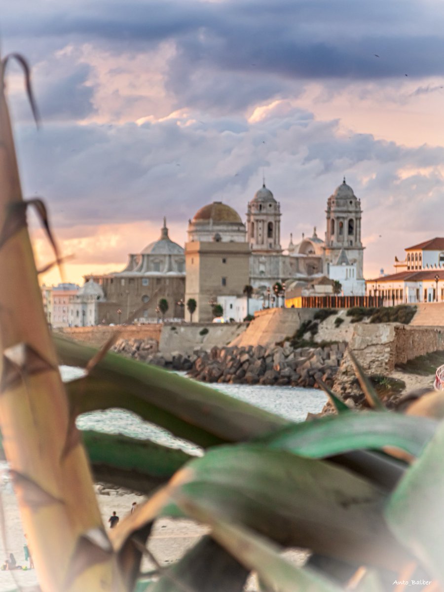 Así es Cádiz desde mi objetivo. Feliz día de  Andalucía. 🇳🇬🇳🇬🇳🇬 📸📸📸🌅🌅🌅