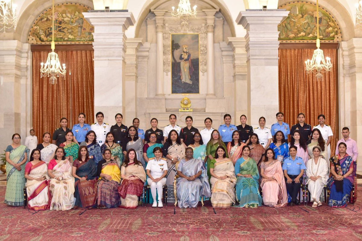 The Honourable President Shrimati Droupadi Murmu interacted with Women serving officers and Women achievers of all Three Services of the Armed Forces, at the Rashtrapati Bhawan, as a part of the Amrit Udyan festival. Their achievements range from mountaineering, sailing,
