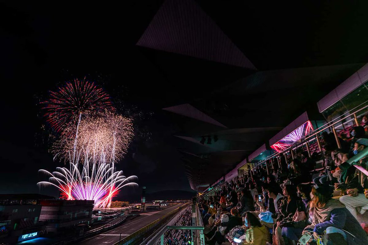 【プレゼント企画】『富士山花火 vs スピードウェイ2024』の観戦チケットを抽選でプレゼント！

【券種】
グランドスタンド（大人）5組10名
ドライブイン花火（モビリタ）2組

【応募方法】