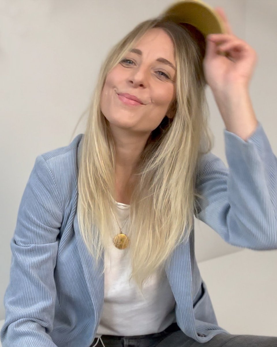 Liebe <a href="/hello_handmade/">hello handmade</a>  Freunde, wie ihr vielleicht schon wisst, gehört meine ungeteilte Leidenschaft dem  #KreativenMachen. Deswegen mache ich #hellohandmade - und jetzt auch wieder ganz neu #SUPERCRAFT 👉 supercraftlab.com #PowerOfMaking #DeineHändeKönnenMehr