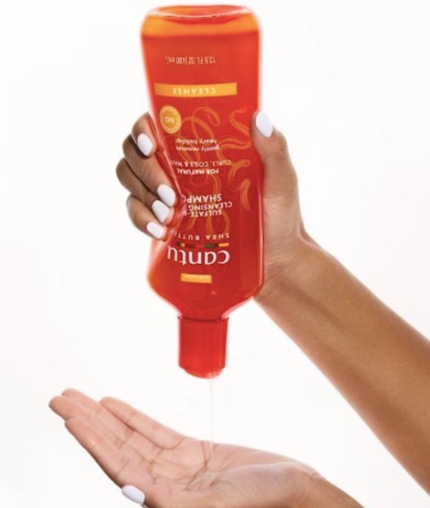manibeautygh's tweet photo. We love an upgrade, don’t you? 😍

Say goodbye to bad hair days &amp; hello to softer, stronger tresses with our sulfate-free Cleansing Cream Shampoo &amp; Hydrating Cream Conditioner 💆🏿‍♀️🙌🏿

PRICE GHC 65 each

#cantugh #legoncosmeticsshop #madinacosmeticsshop #naturalhairtips #washday https://t.co/Je685xvYpC