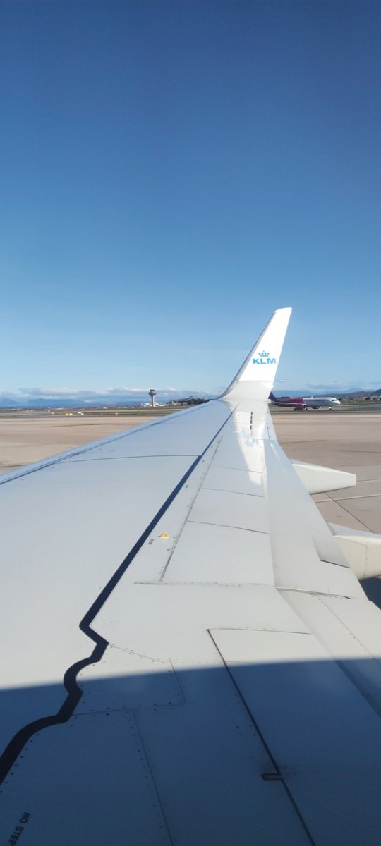 Hoy cerramos VSCode para poner rumbo a la Dev World en Amsterdam 🔥 💻 🎉