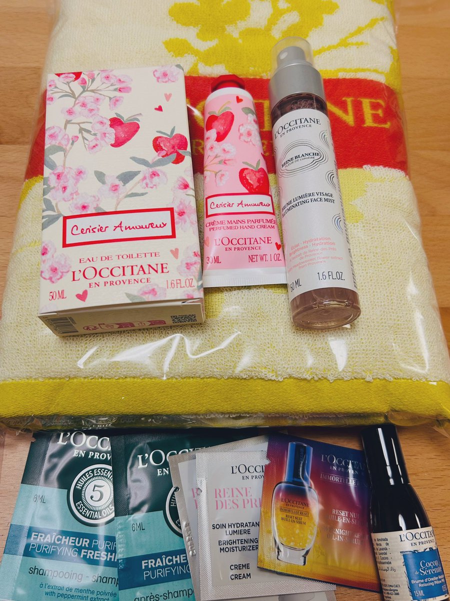 zdmgjz's tweet photo. 届いたー！！ロクシタンの新作💕
めっちゃいい匂いするー！！

シアのミスト無くなってて泣く泣くレーヌブランシュの方にした

#コスメ購入品 #ロクシタン https://t.co/IeDZiM9c7s