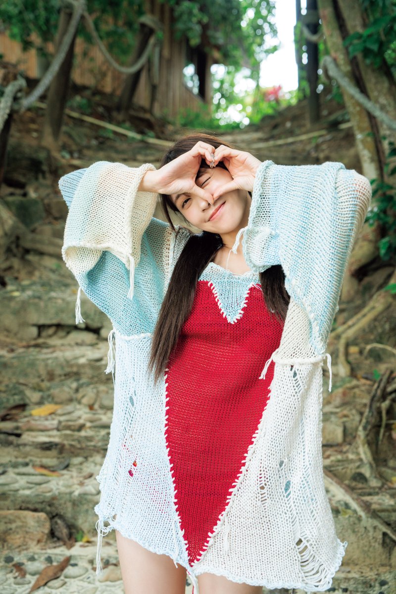 本日発売】#PlatinumFLASH FRUITS ZIPPER 櫻井優衣 大ぶりニットから美