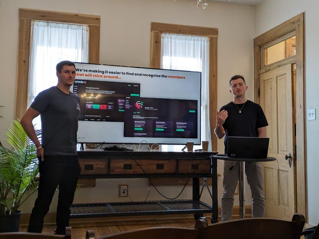 👬The twins @fraser_again & @rosspower at yesterday's @Dorahacks appchain day, giving a 👨‍🏫45-min cheqd & @Creds_xyz workshop on 'From Code to Credibility: Decoding Trust, Growing Community, Building Reputation'.🆔💕 👍Well-done! #ETHDenver2024