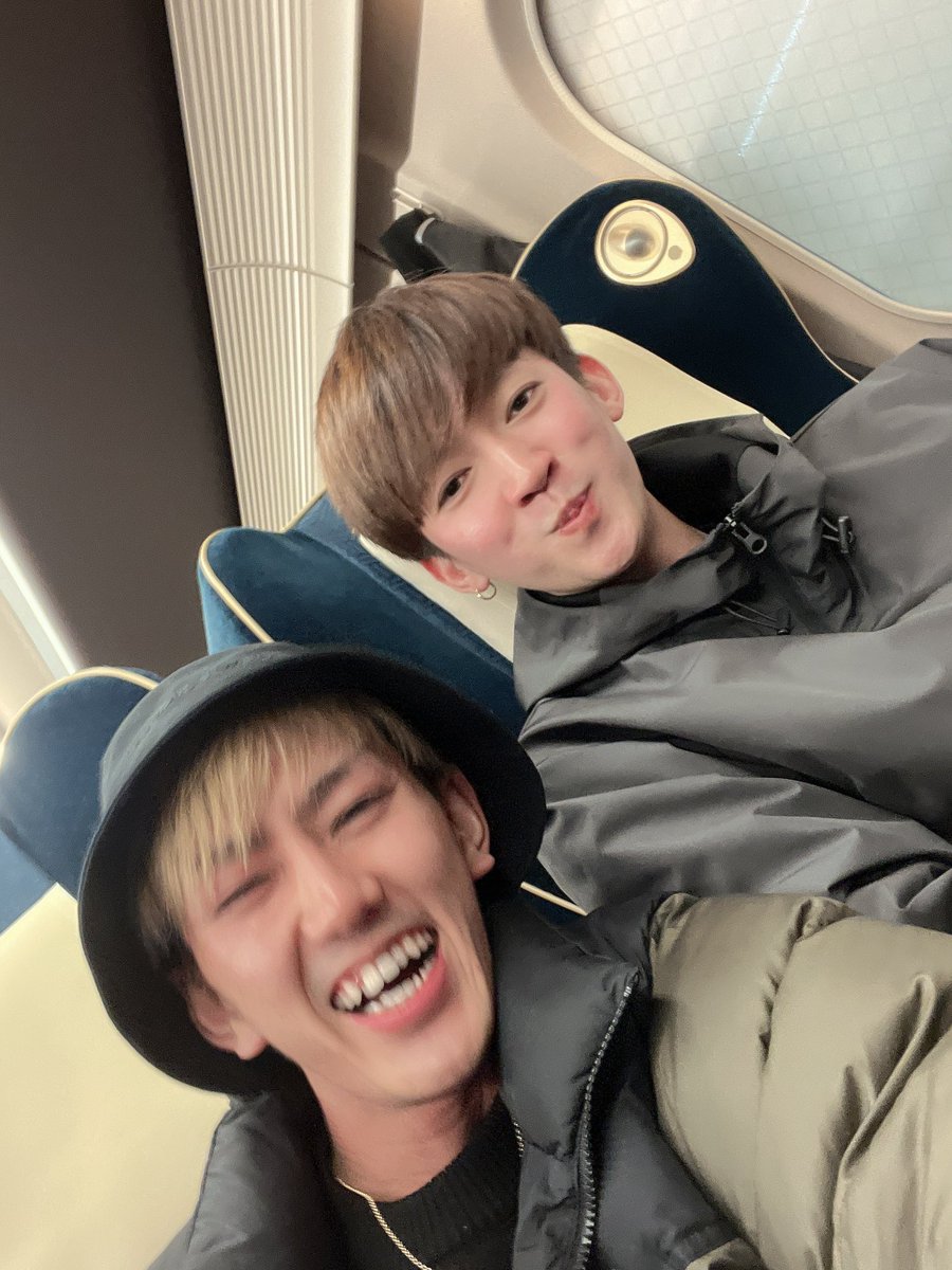 伊勢崎開催終わりました！！
伊勢崎の強風に太刀打ちできず車券に絡めませんでした、すいません🙇🏻‍♂️💦
イケメンレーサーの木山さんと帰ります（変顔しかせん🤣）