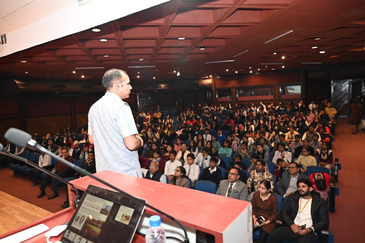 ncsmgoi's tweet image. A #PopularScienceLecture and #ScienceDemonstration was organised by @SciMuseumDelhi, a unit of @ncsmgoi, @MinOfCultureGoI, on the occasion of #NationalScienceDay, on February 28, 2024.

#NationalScienceDay2024 #CVRaman #BetiBachaoBetiPadhao #Delhi