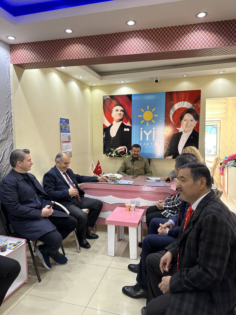 iyipartiankara's tweet photo. Gölbaşımız için EN İYİSİ

Ankara İl Başkanlığı olarak Gölbaşı SKM’mizi ziyarette bulunduk. Yerel seçimlere ilişkin istişarede bulunup sahayı analiz ettik.

Gölbaşı Belediye Başkan adayımız Sn. Fehmi Kandemir’e çıkmış olduğu bu kutlu yolda başarılar diliyoruz.

Gölbaşımıza yakışacak projeler ile Sn. Fehmi Kandemir hazır, İYİ Parti hazır.

Ayrıca ilçe başkanımız Sn. Fatma Özden Türkay’a değerli çalışmalarından ve gayretlerinden dolayı teşekkür ederiz.

Gölbaşı İYİ olacak, Ankara İYİ olacak
🇹🇷☀️
@meral_aksener 
@AkifSarperOnder 
@iyifatma38 
@fehmikandemir06 
@iyiparti