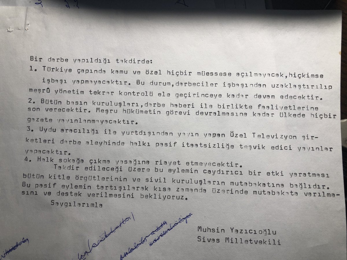 nevzatcicek's tweet photo. Bugün 28 Şubat Postmodern Darbesinin yıldönümü. Rahmetli Muhsin Yazıcıoğlu’nu anmadan olmaz. 

Siyasi fikirlerine katılırsınız katılmazsınız ama hakkını teslim etmek gerek

 Muhsin Yazıcıoğlu O Karanlık 28 Şubat Darbesinde Herkes Susmuşken İşte Bu Sözleri Haykırdı.

"Ordu Gözbebeğimizdir ancak Namlusunu Millete Çevirmiş Tanka Selam Durmam!"