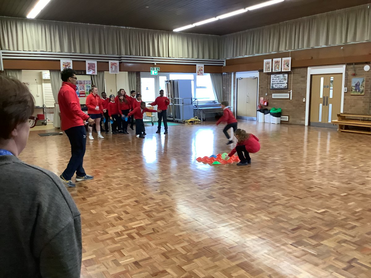 Thank you to <a href="/RadleySports/">Radley Sports</a> and <a href="/TheOxfordAcad/">The Oxford Academy</a>  for launching their STEPS project with our Y5s yesterday. They loved it