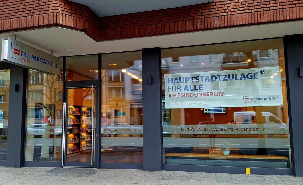 Die #Hauptstadtzulage für Mitarbeitende freier Träger muss kommen! Für eine faire Entlohnung für alle! Die Sozial- und Erziehungszulage als Ersatz für die versprochene Hauptstadtzulage zu bezeichnen, ist irreführend <a href="/RegBerlin/">Senatskanzlei Berlin</a> #WirsindeinBerlin
Unsere PM 📢paritaet-berlin.de/aktuelles/deta…